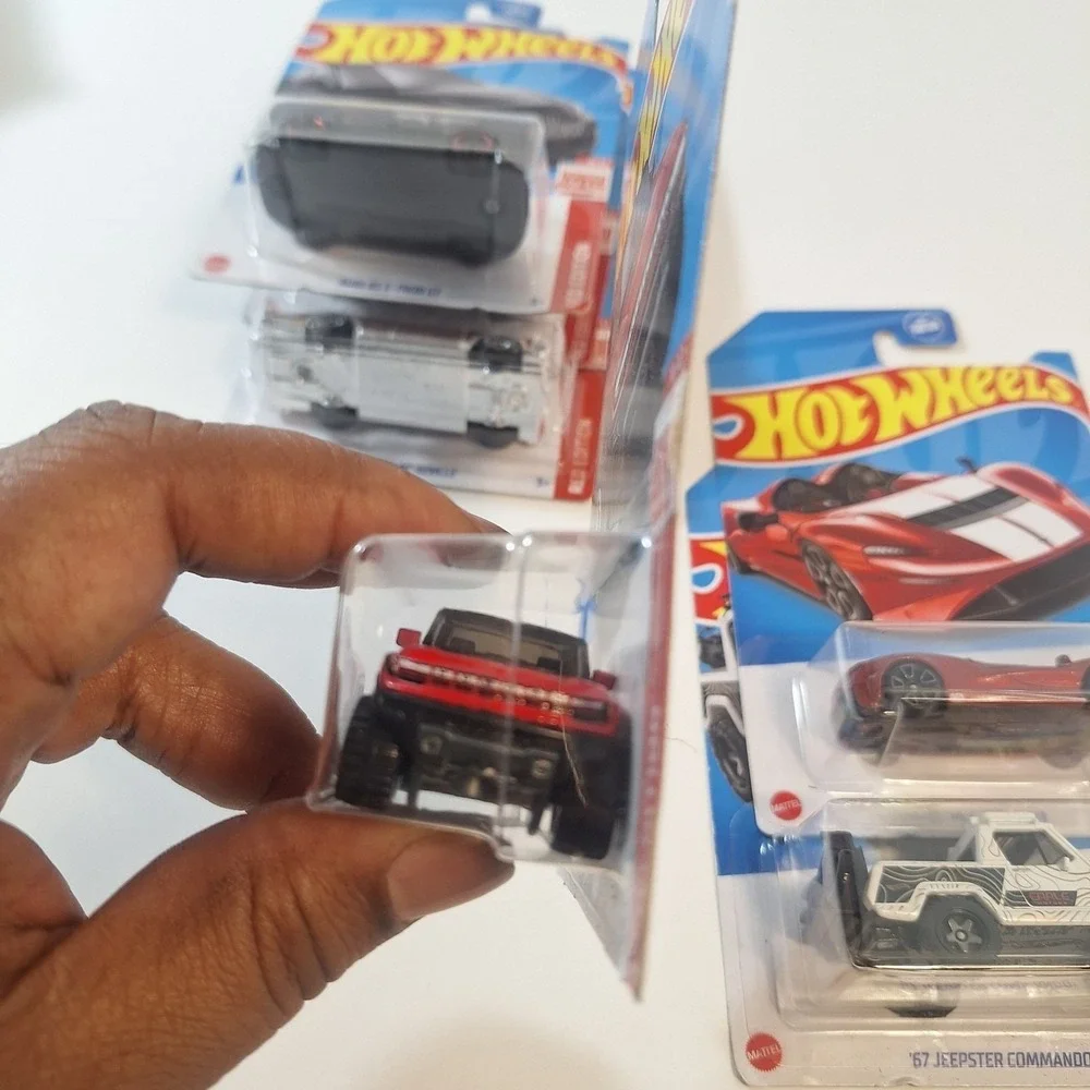 Hot Wheels Target Red Edition 6 Cars Cadillac/ Audi/ Hummer/‎ McLaren/ Charger